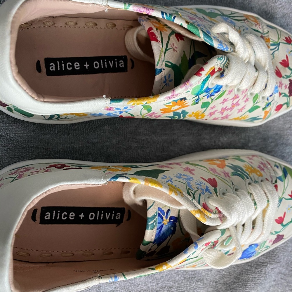 Alice + Olivia Women’s Sneakers UNWORN - Picture 5 of 7